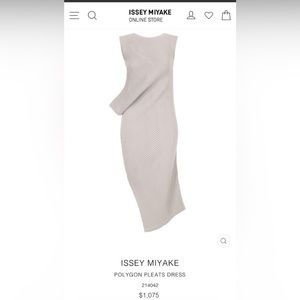 ISSEY MIYAKE POLYGON PLEATS